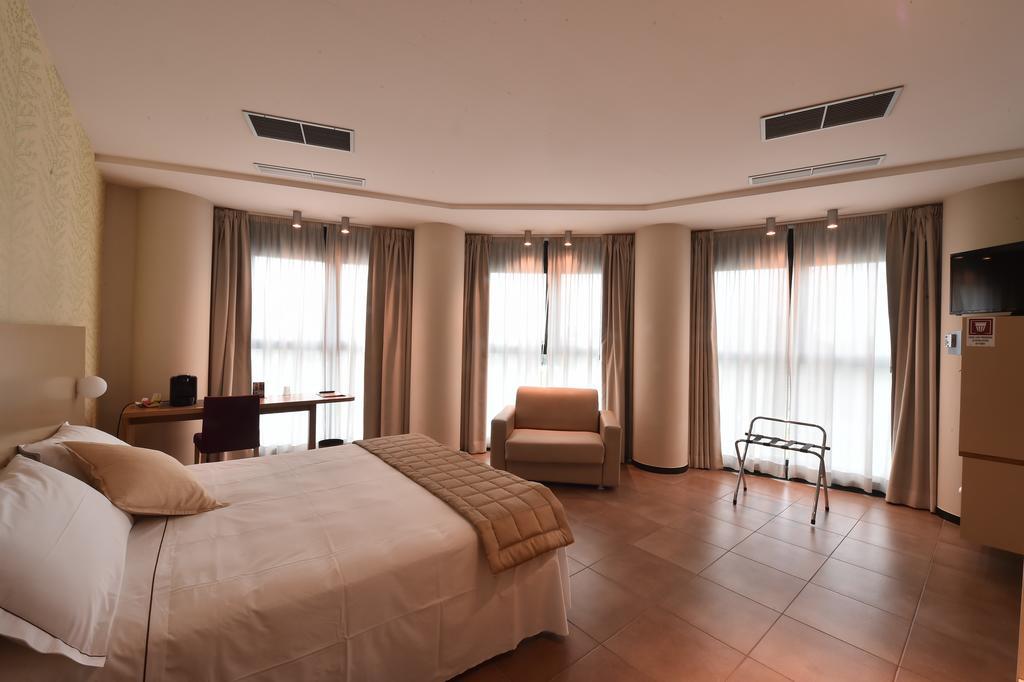 Tatì Hotel Lugo  Ngoại thất bức ảnh