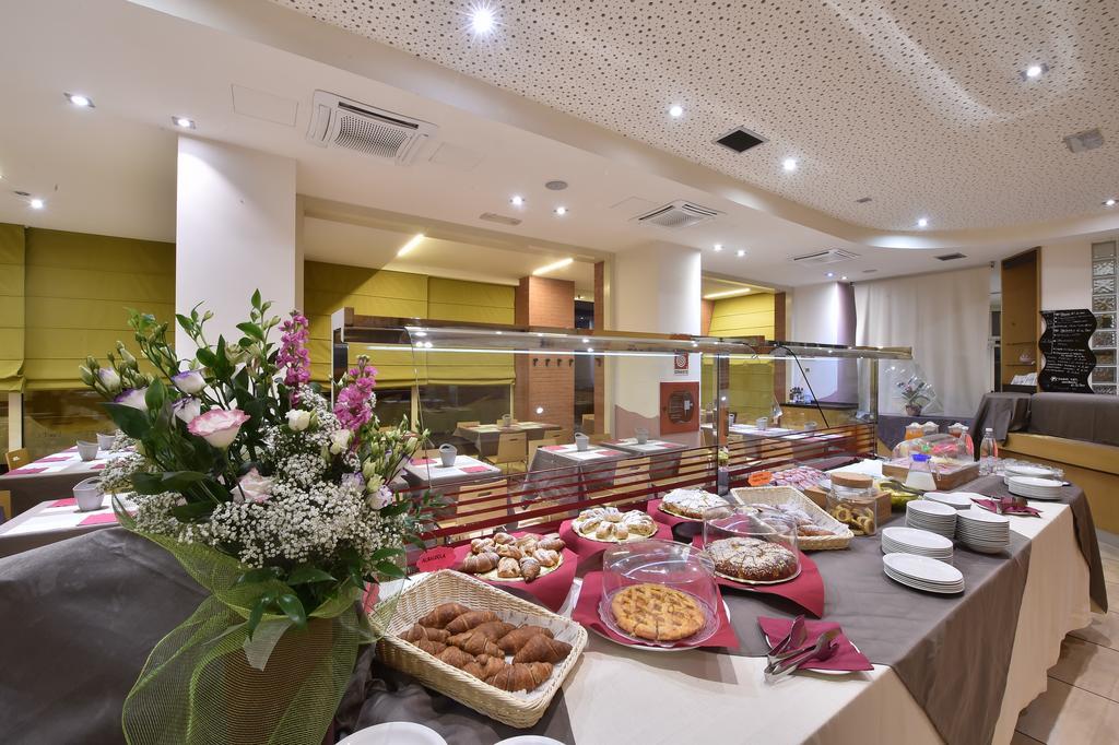 Tatì Hotel Lugo  Ngoại thất bức ảnh