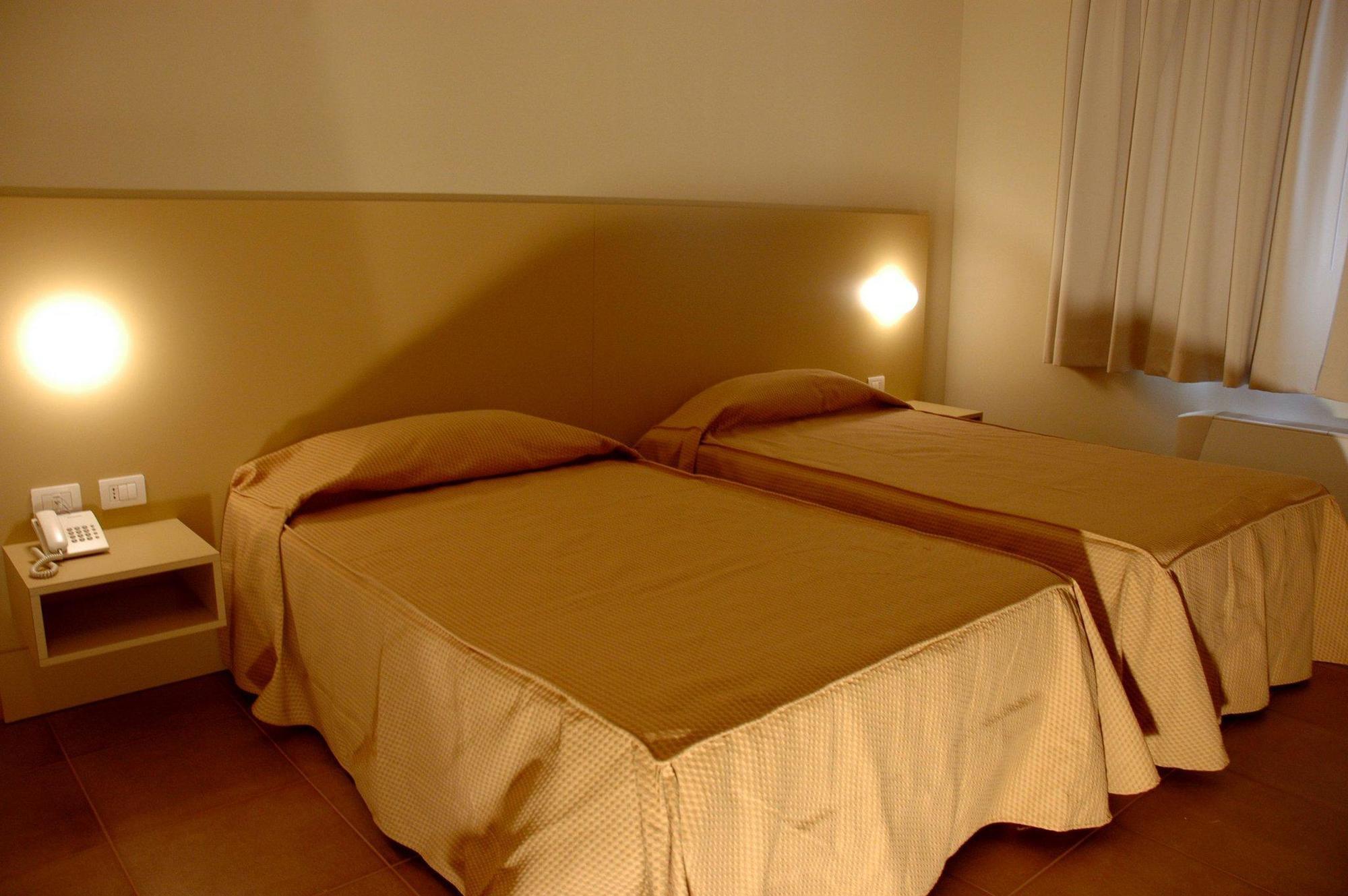 Tatì Hotel Lugo  Ngoại thất bức ảnh