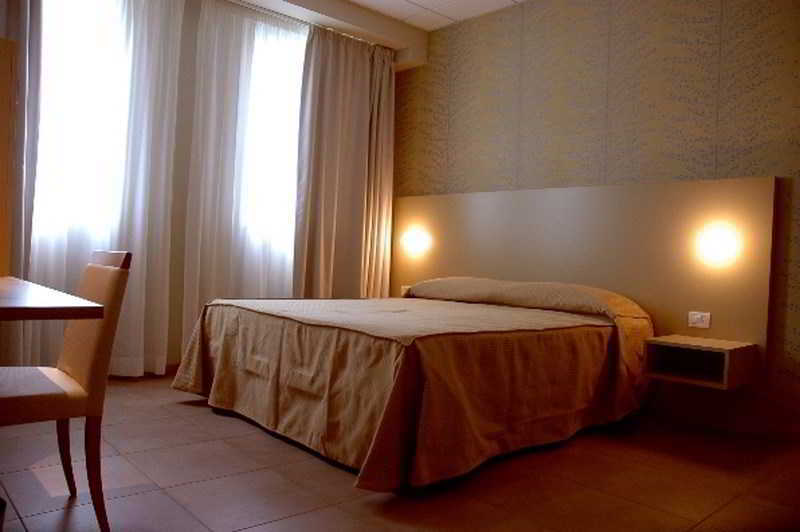 Tatì Hotel Lugo  Ngoại thất bức ảnh